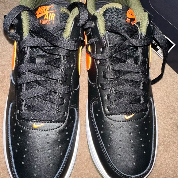 Nike Air Force 1 '07 LV8, "Hoops-Black Total Orange", Size 8 - Picture 7 of 8